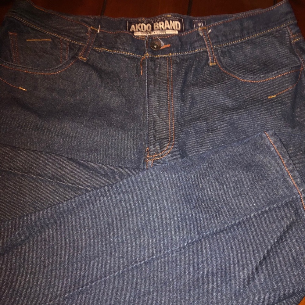 Akoo Size 40 waste for pants and 2 xxl shirts